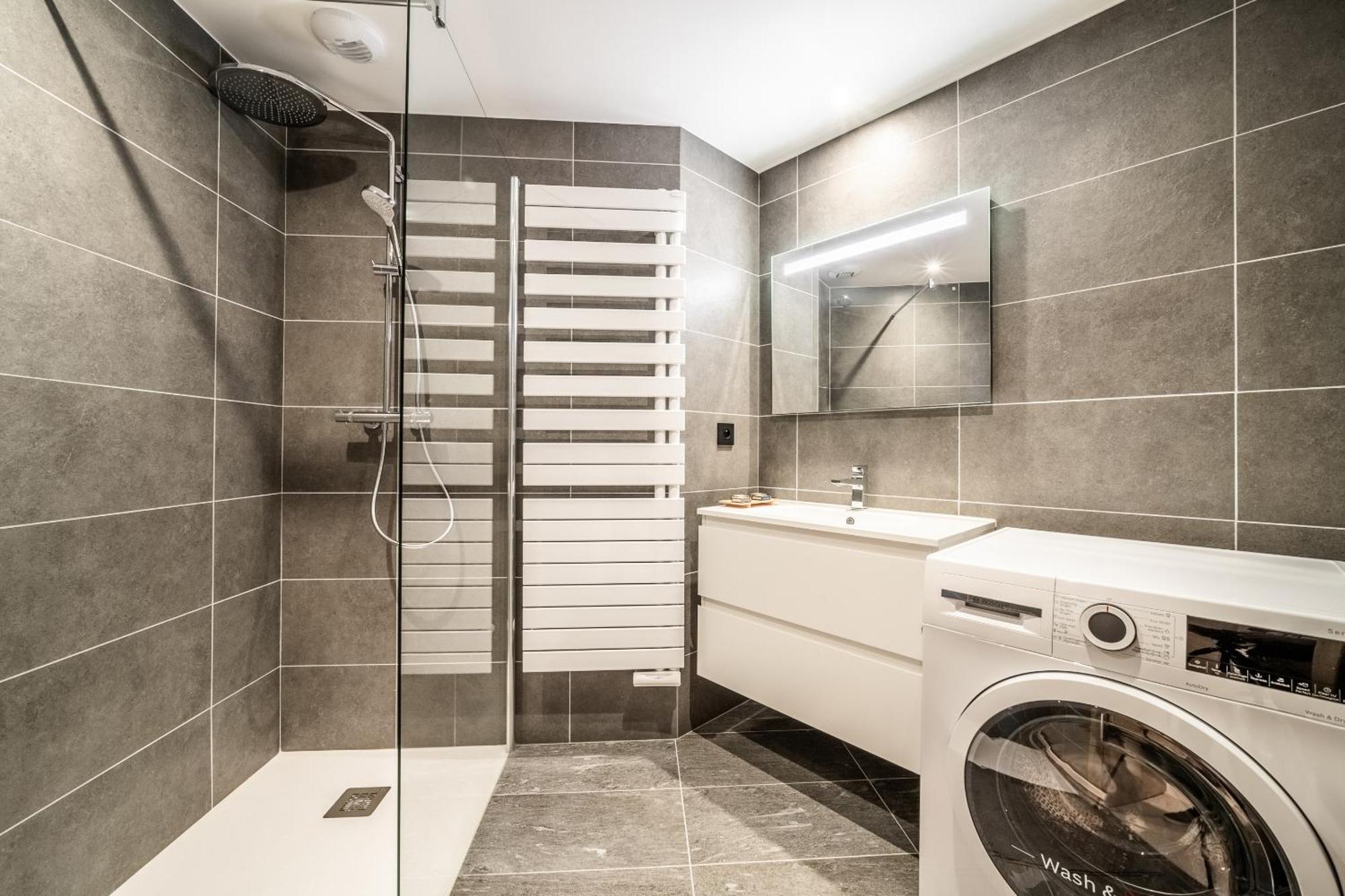 Tineo - By Emerald Apartment