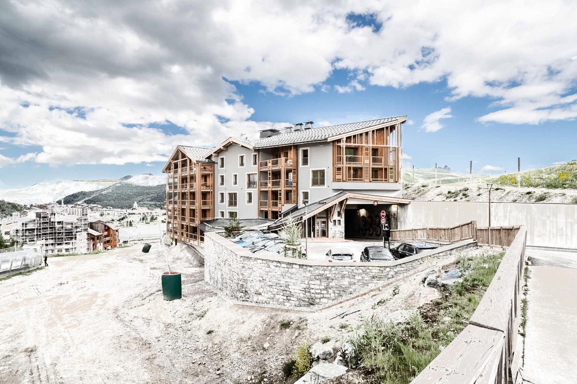 Tineo - By Emerald Apartment *
